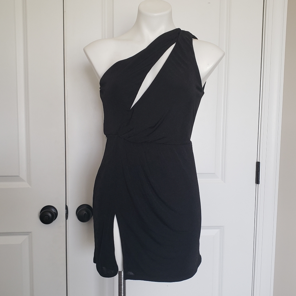 Lucy In The Sky Black One Shoulder Keyhole Slit Mini Dress M
